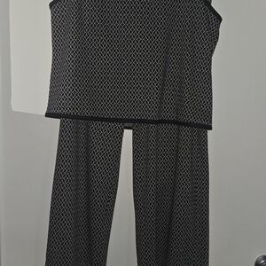 Max Studio Black and White Patterned Ensemble
